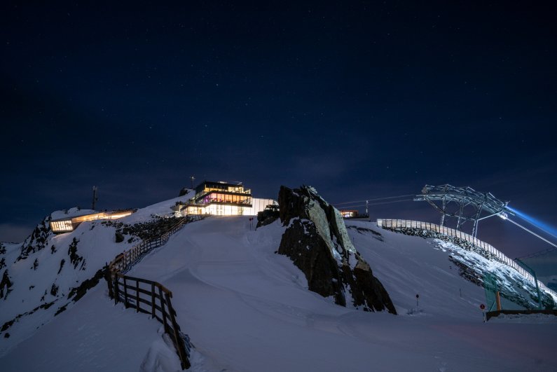 Summit Dinner at over 3.048 m above sea level at restaurant ice Q in Sölden
