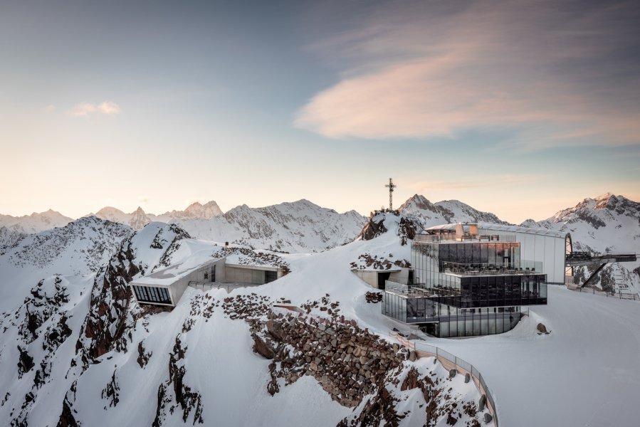 007 ELEMENTS & ice Q Restaurant in Sölden