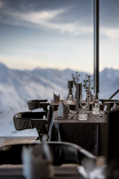 ice Q Restaurant in the snow